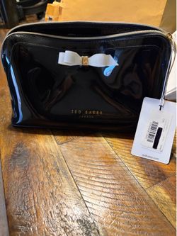 Ted Baker London Black Patent Bow Cosmetic Bag – New with Tags