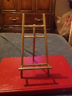 Ornate Table top easel