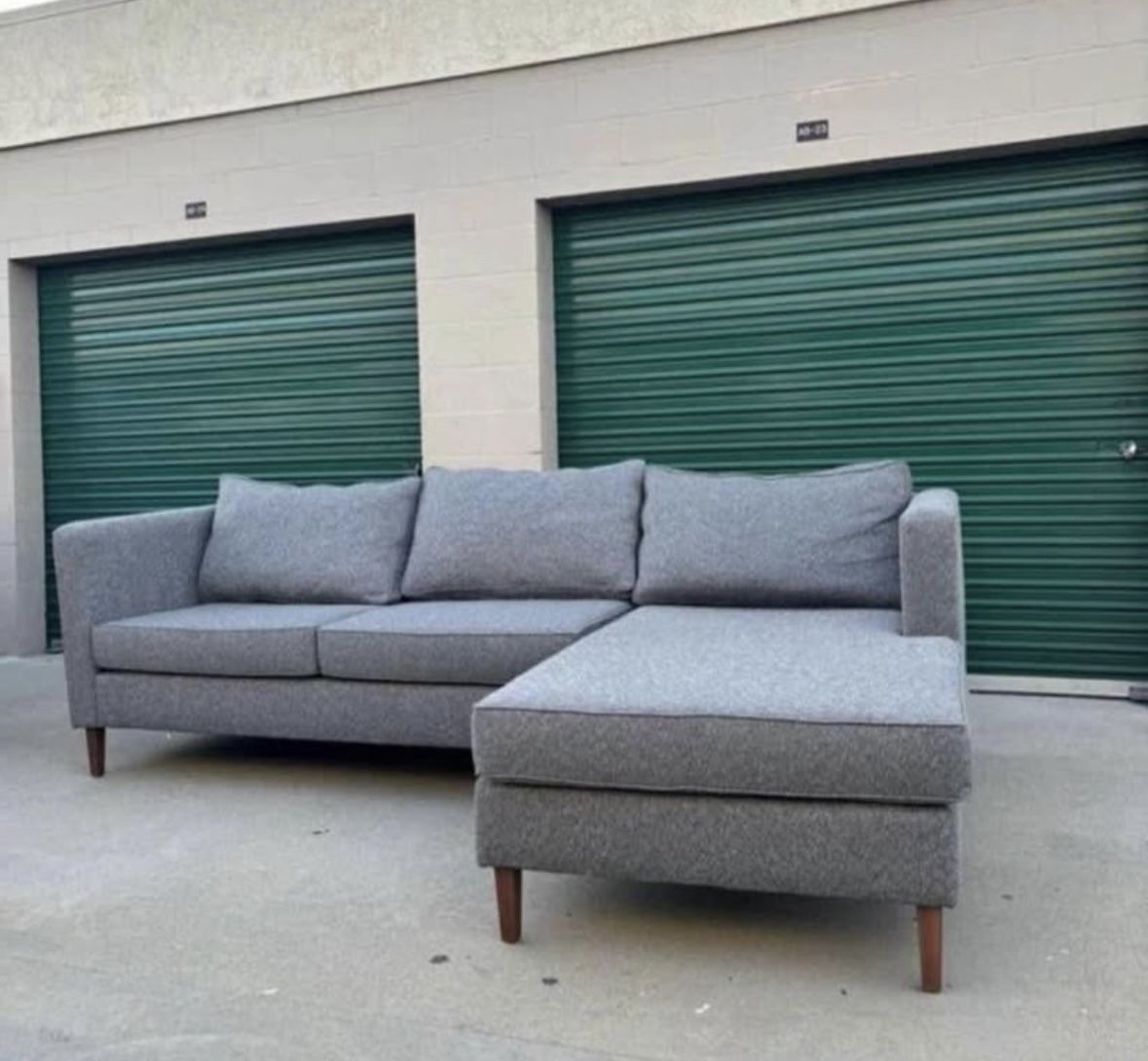 Midcentury Modern Sectional Couch 🛻Delivery Available🛻