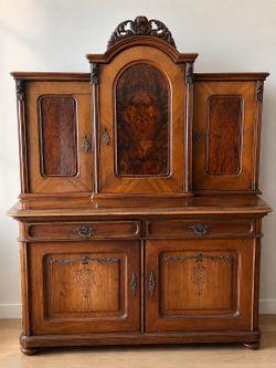 Antique Victorian Walnut Burl China Hutch & Buffet (Circa 1890–1915)