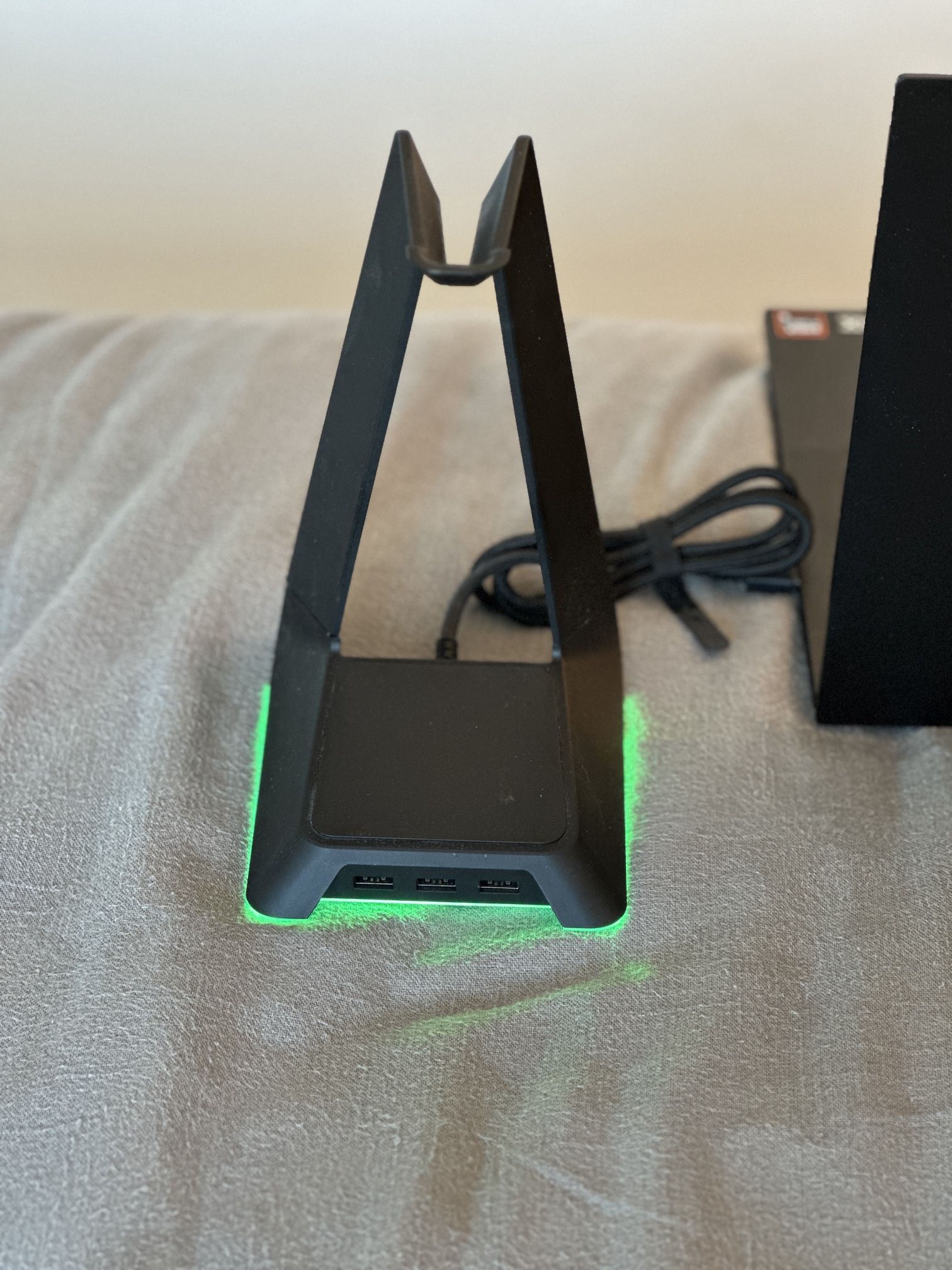 Razer Chroma USB Hub + Headset Stand