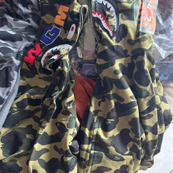 Bape Abrigos