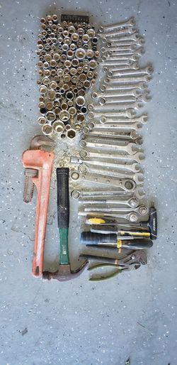 Tools,husky,duralast,craftman,screwdrivers,hammer,wrenchs,sockets
