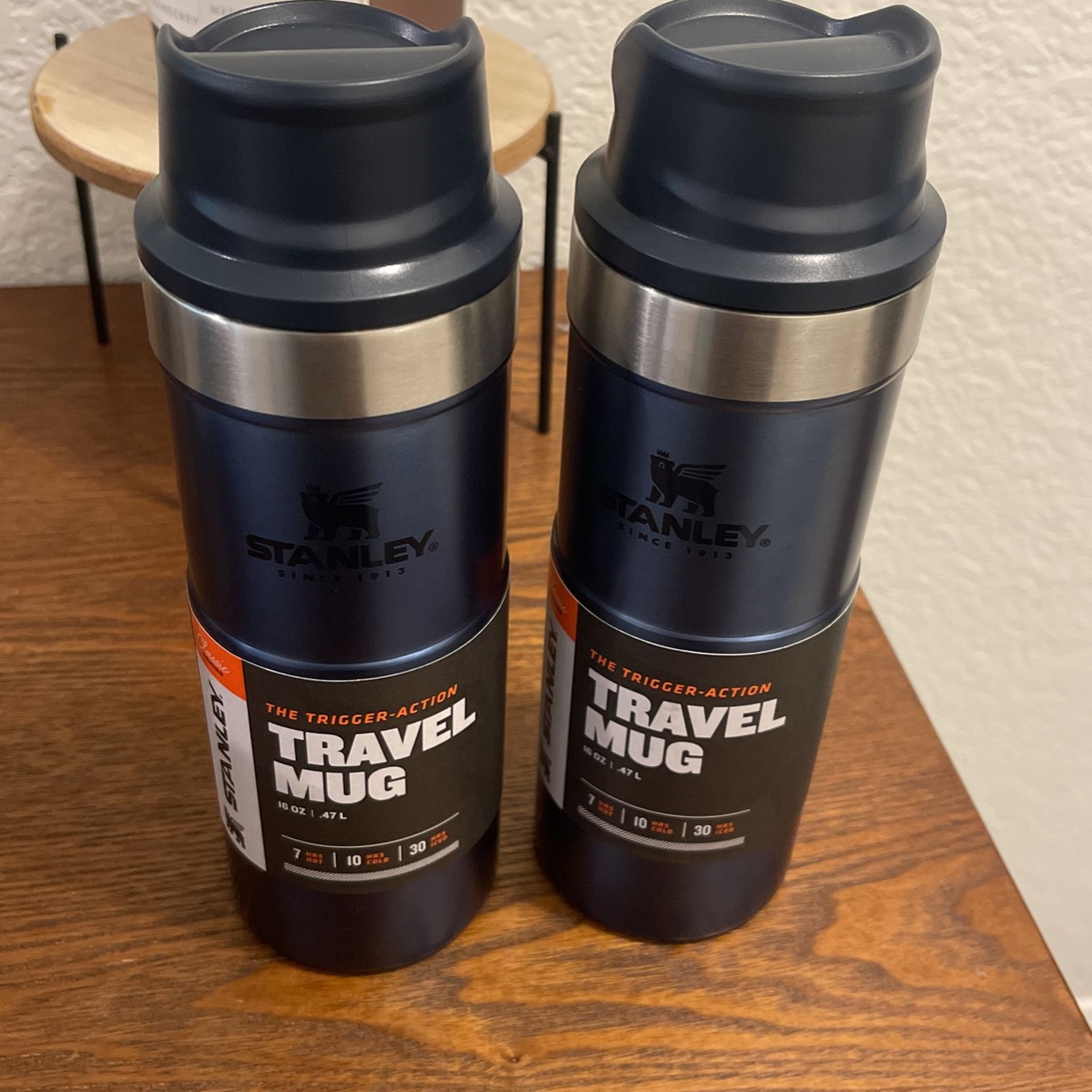 NEW STANLEY Classic Trigger Action Travel Mug 16 oz LeakProof Packable Hot  Cold