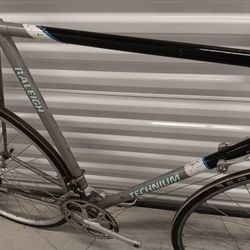 Tall riders look: Raleigh Technium Tri-lite road bike, 25" = 62cm