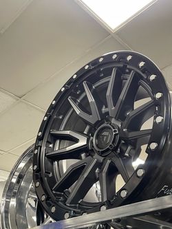 CHEVY & TOYOTA 17" 6X139.7 CUSTOM RIMS ​Vehicle Fitment: Engineered for aggressive stance and trail-ready capability on Nissan Titan, Chevy Tahoe, and