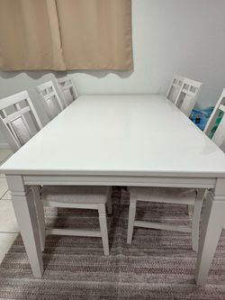 Dining table with 6 chairs