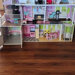 Very Nice Barbie House