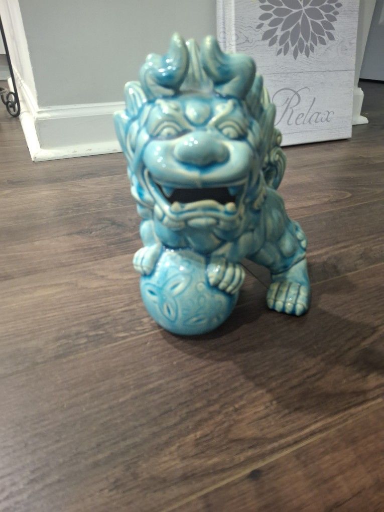Foo Dog Statue