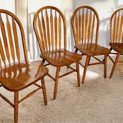 Four Windsor Back Farmhouse, Classic Chairs For