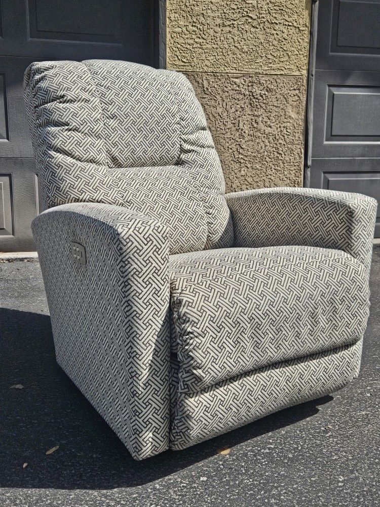 LAZY BOY POWER RECLINER ACCENT CHAIR