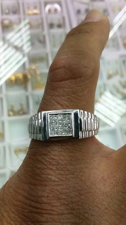 14k White Gold Diamond Ring