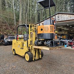 Cat T100C 10K pound Forklift Propane