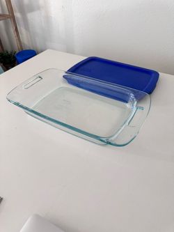 Pyrex baking dish