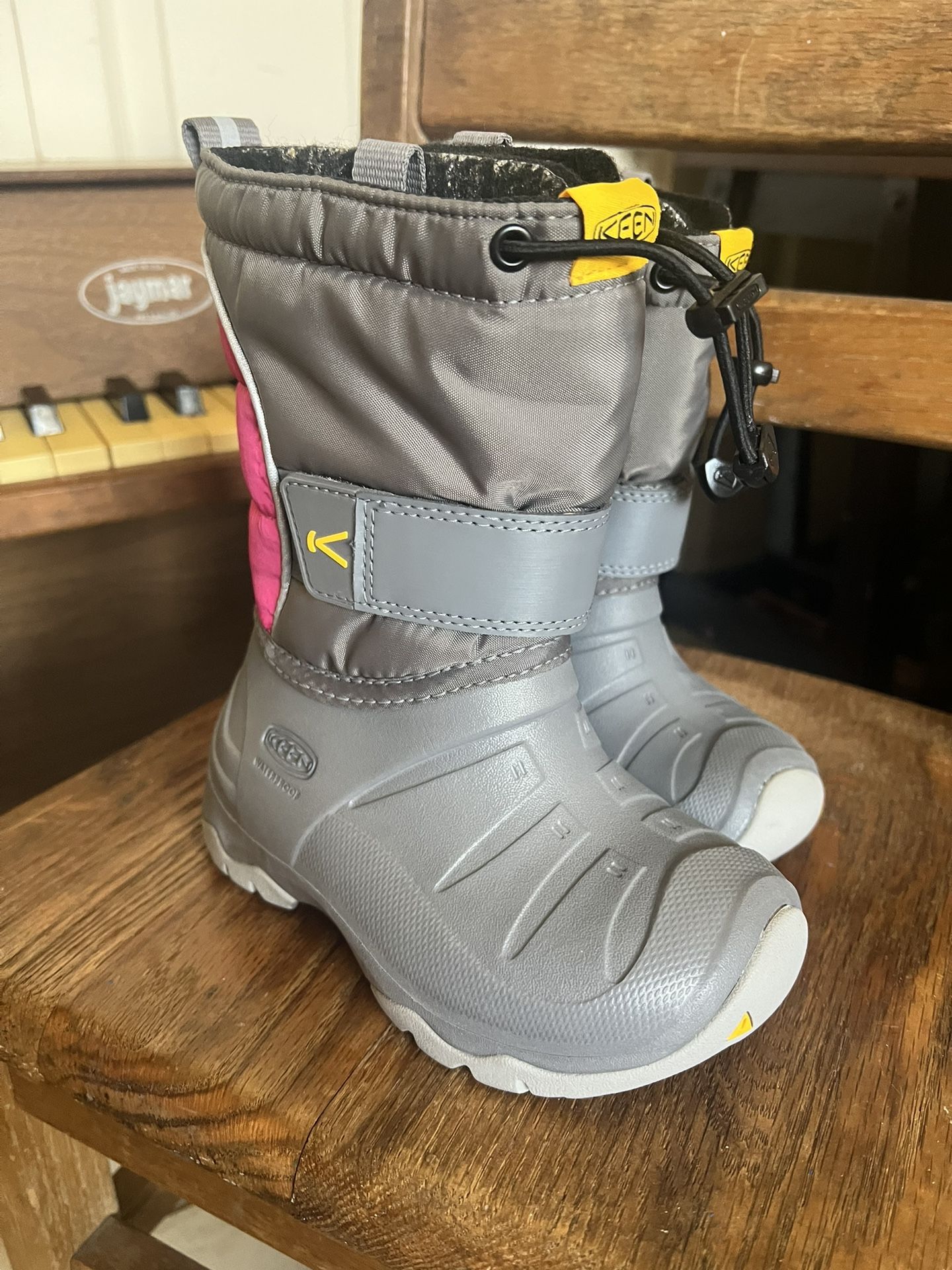 Size 9 Toddler KEEN winter Snow Rain Boots New