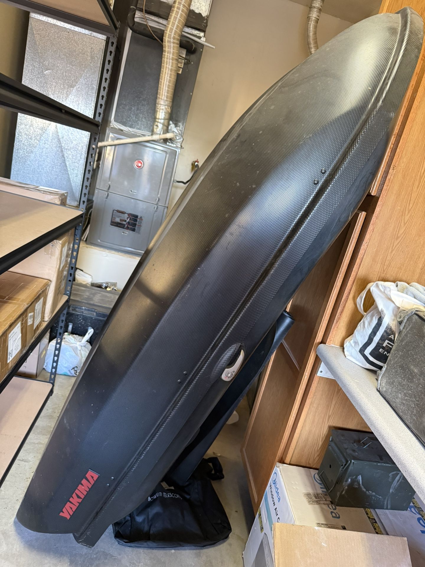 USED | Yakima SkyBox 16 Carbonite | Retail $599