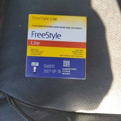 Freestyle 100 Court Test Strips. 