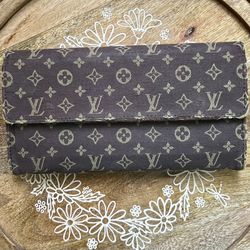 AUTHENTIC MIN LIN LOUIE VUITTON WALLET IN EXCELLENT CONDITION ON SALE FOR $150 OBO!!