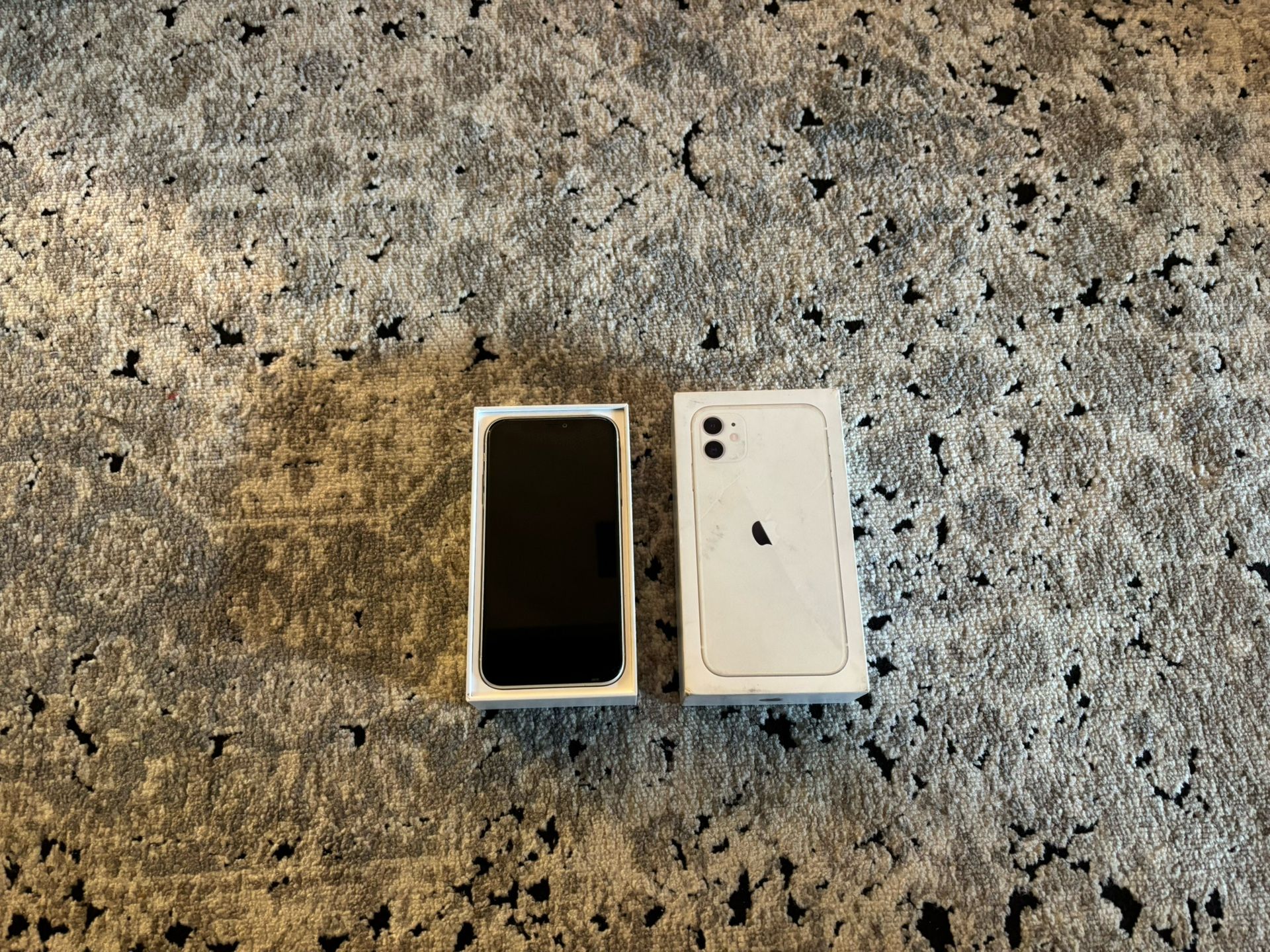 iPhone 11, White, 64GB