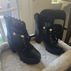 Lace Heeled Boots Size 6