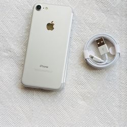 iPhone 7 128 GB Unlocked In Excellent Condition 