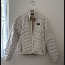 Patagonia Down Jacket Size XS. White Color.