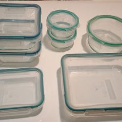 14 piece Pyrex Snapware set with lids