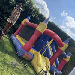 Bouncy house 