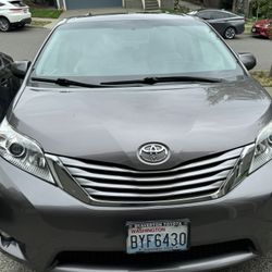 2016 Toyota  Siena XLE GRAY 