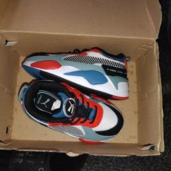 9C toddler Pumas asking $70 brand new 