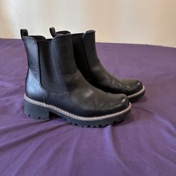 Women’s Boots Size 7.5