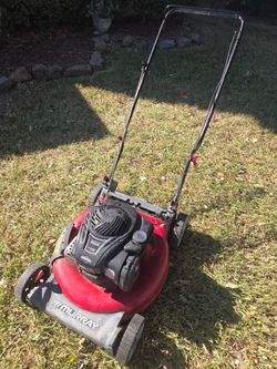Lawnmower- runs and cuts - no bag