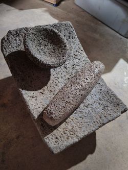 Molcajete / Metate Grinder