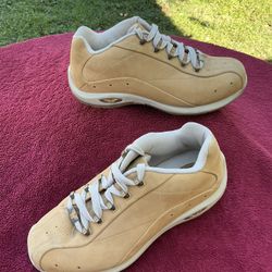 Vintage Lugz NuBuck Leather Tan  Sneakers Size 10