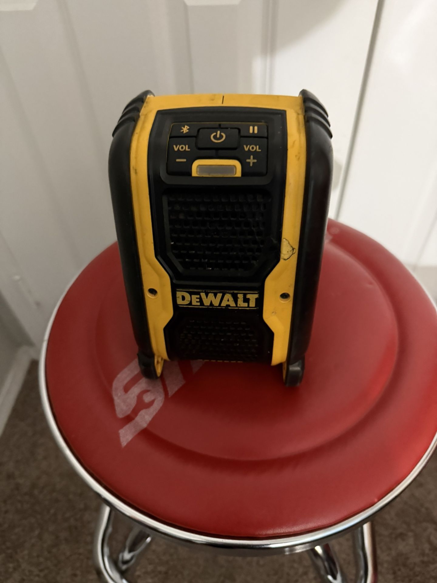 DEWALT SPEAKER 🔈 VERY GOOD CONDITION