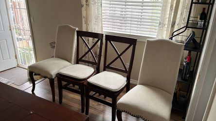 4 pier1 dinning room chairs