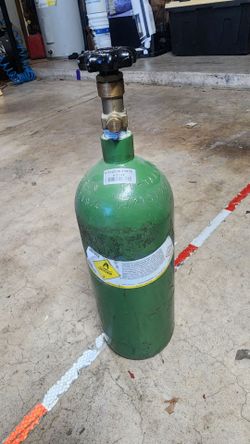 Small oxygen bottle