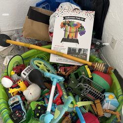 Toys + tub included $5
