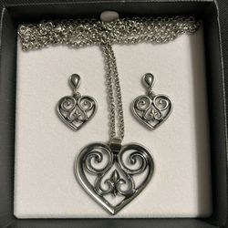 James Avery Retired Large French Scroll Heart Pendant on 24” Necklace & Earrings