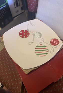 4 piece holiday dish set