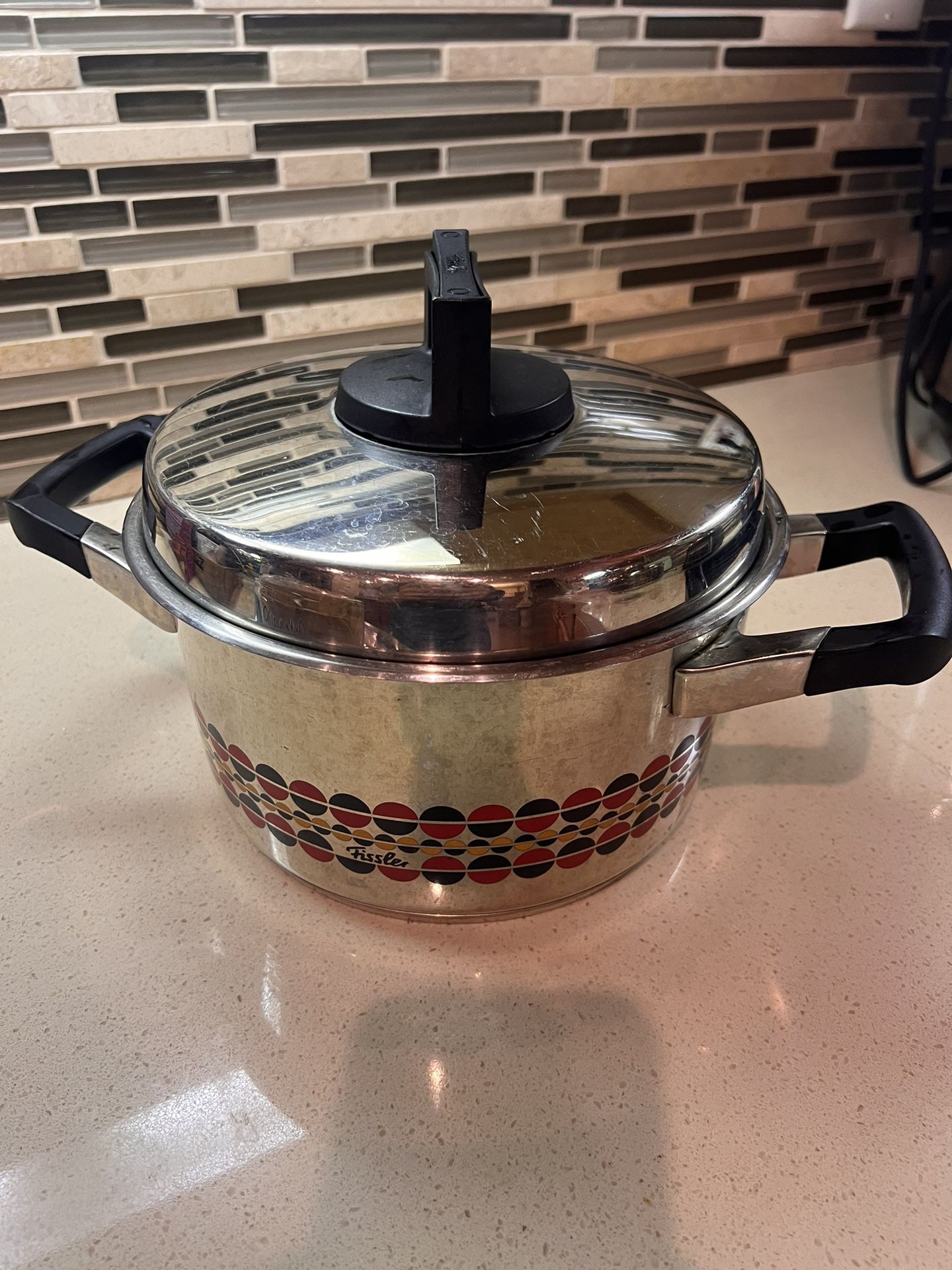 Phantom chef 2.3 Qt Casserole for Sale in Troutdale, OR - OfferUp
