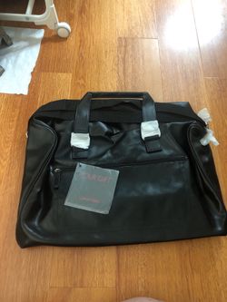 Waterig Goneryl Gedwongen Calvin Klein Leather Duffle Bag Premium Quality 3 zipper for Sale in  Alhambra, CA - OfferUp