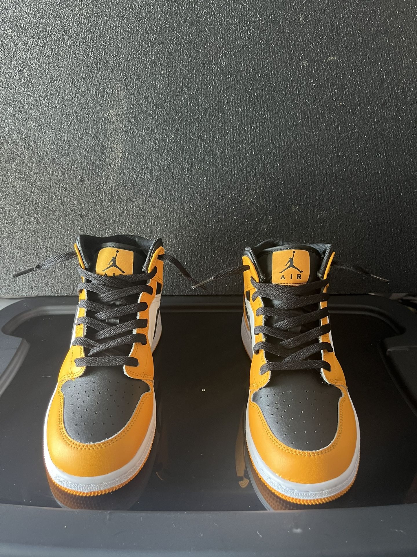 Air Jordan 1 MID (GS)