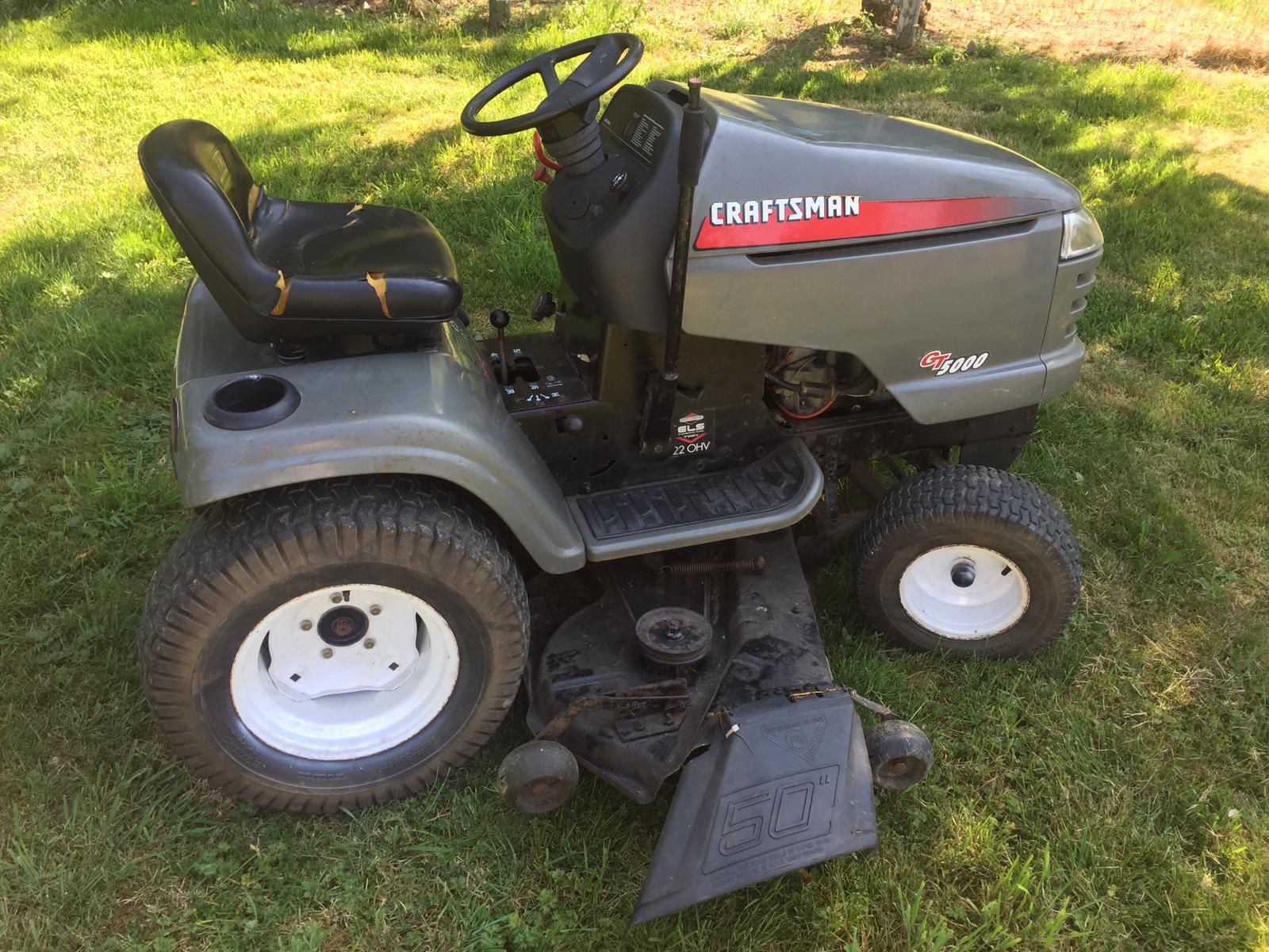 Craftsman riding lawnmower GT5000 with attachments