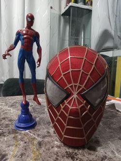 Tobey Maguire Spiderman replica mask and statue $200 Firm
