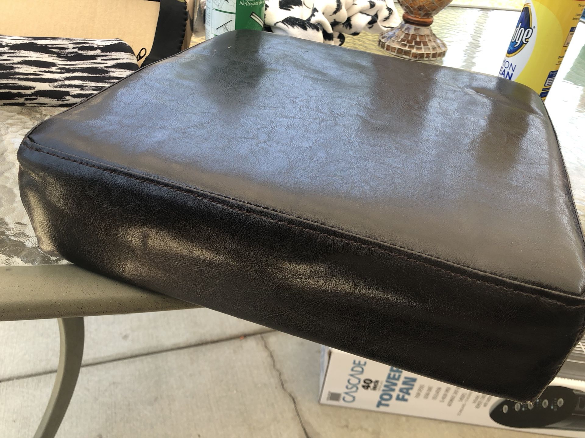 Ottoman small - great for storage and seating