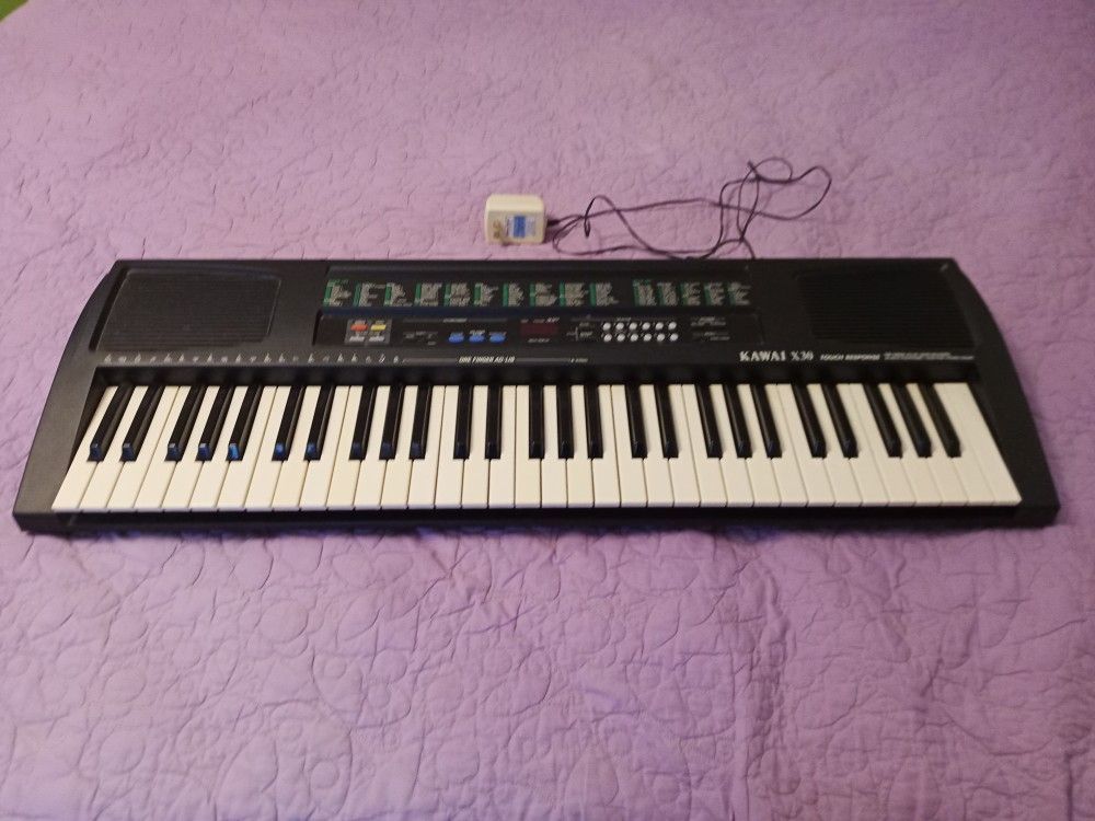 KAWAI X30 Personal Electronic Touch Respond Keyboard