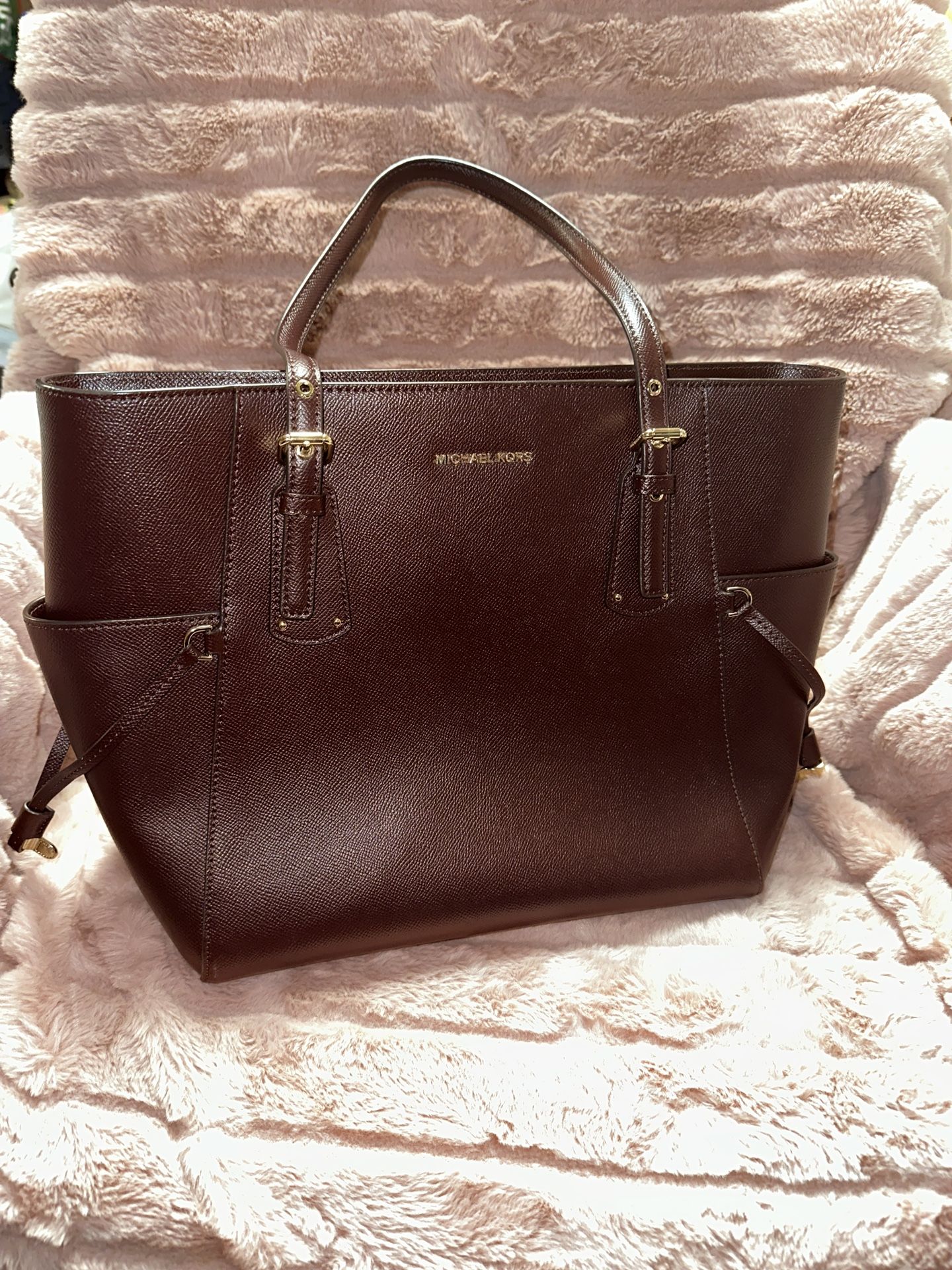 Michael Kors Voyager Tote