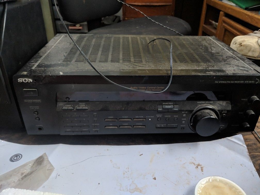 Sony STR-SE391 AM Fm Stereo 200 Watt Receiver