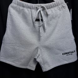 Essentials Shorts Light Oat – Sizes: S, M